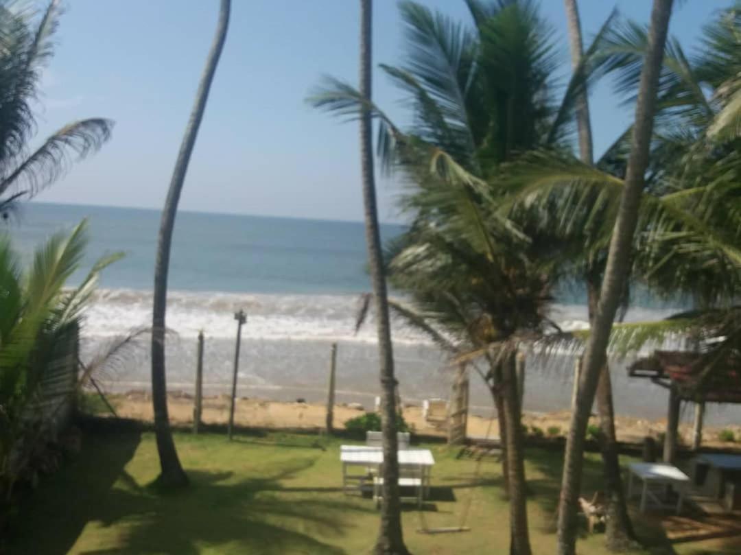 Ocean Breeze Villa Boossa Bagian luar foto