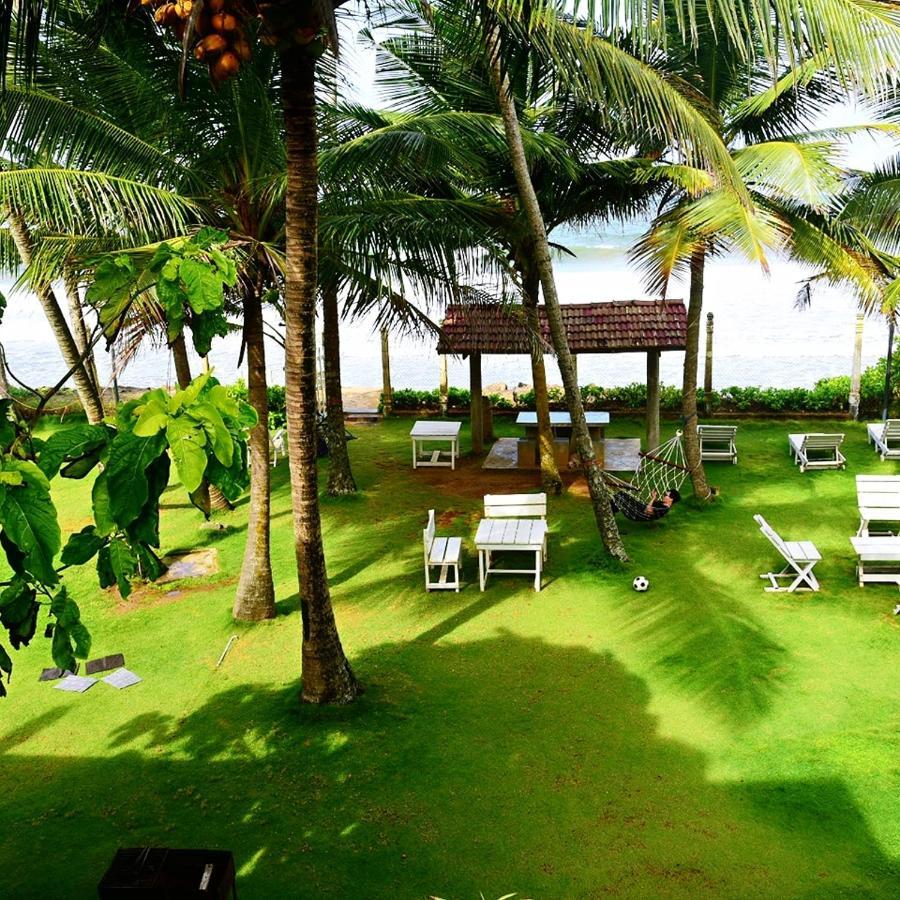 Ocean Breeze Villa Boossa Bagian luar foto