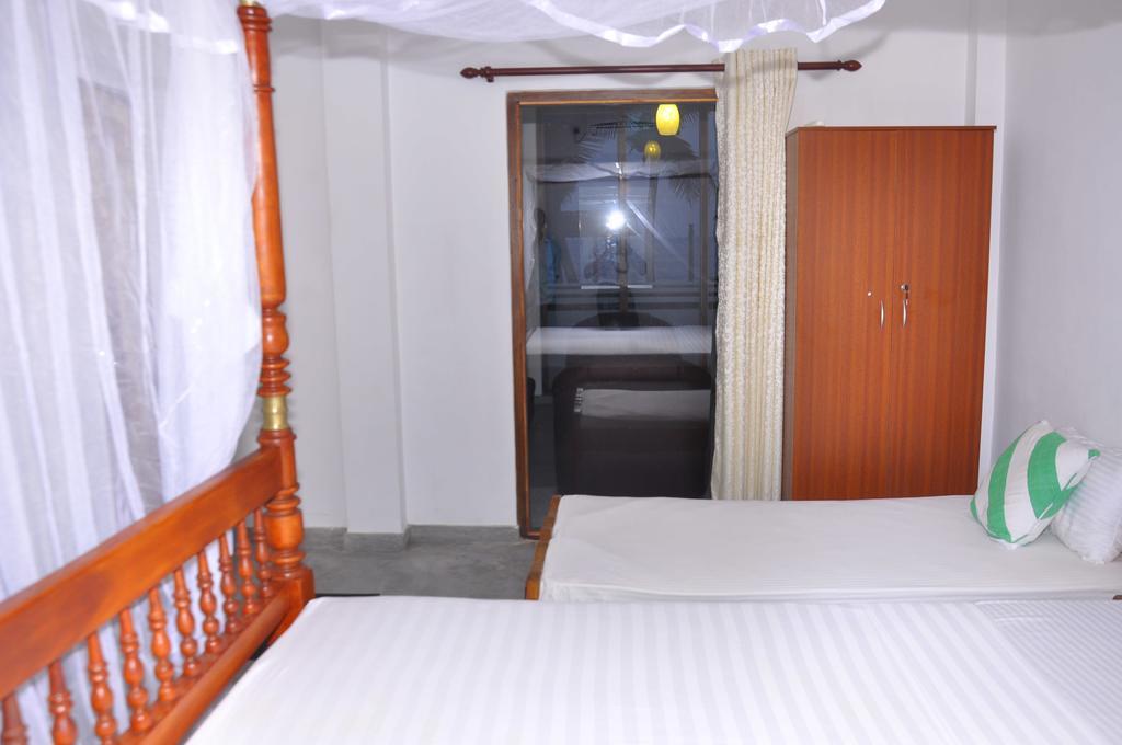 Ocean Breeze Villa Boossa Bagian luar foto