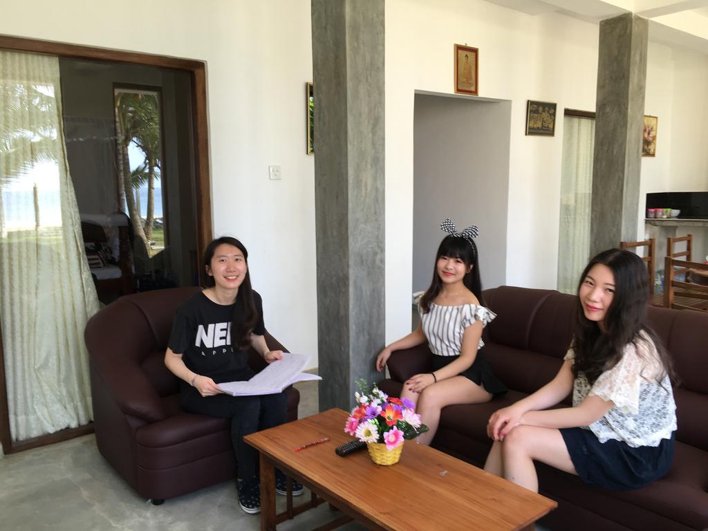 Ocean Breeze Villa Boossa Bagian luar foto