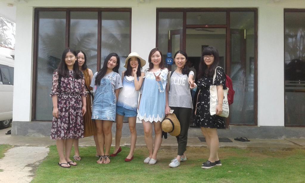 Ocean Breeze Villa Boossa Bagian luar foto